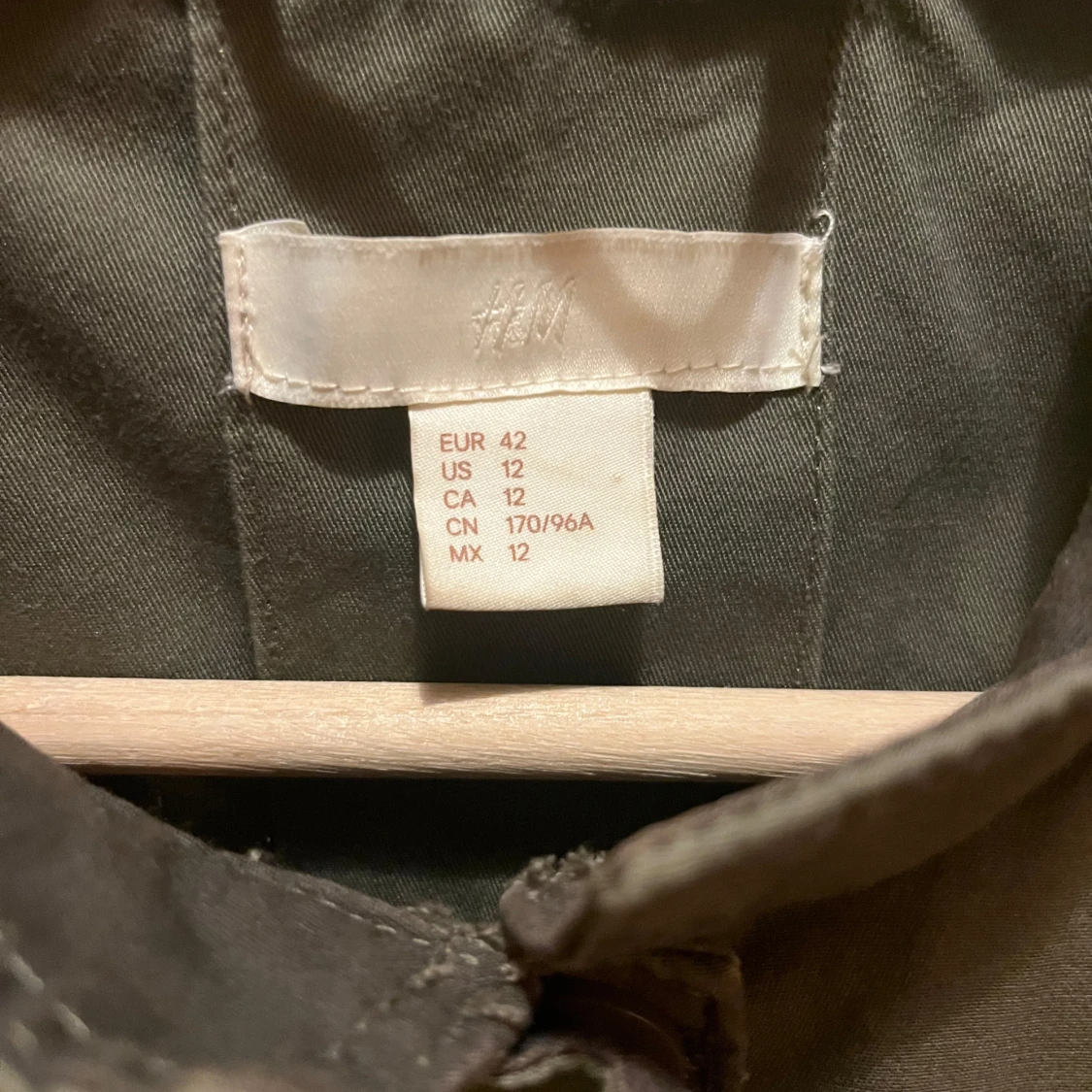 Olivgrön utilityjacka med fickor - 4