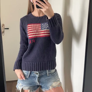 Ralph lauren tröja - Drömmig tröja från Ralph Lauren, Storlek M men sitter som en Xs-S. Tidlös och lätt matchad tröja💞 Tröjan har inga som helst defekter