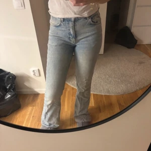 jeans från GinaTricot  - Använda jeans från Gina men som är i fint skick. Högmidjade
