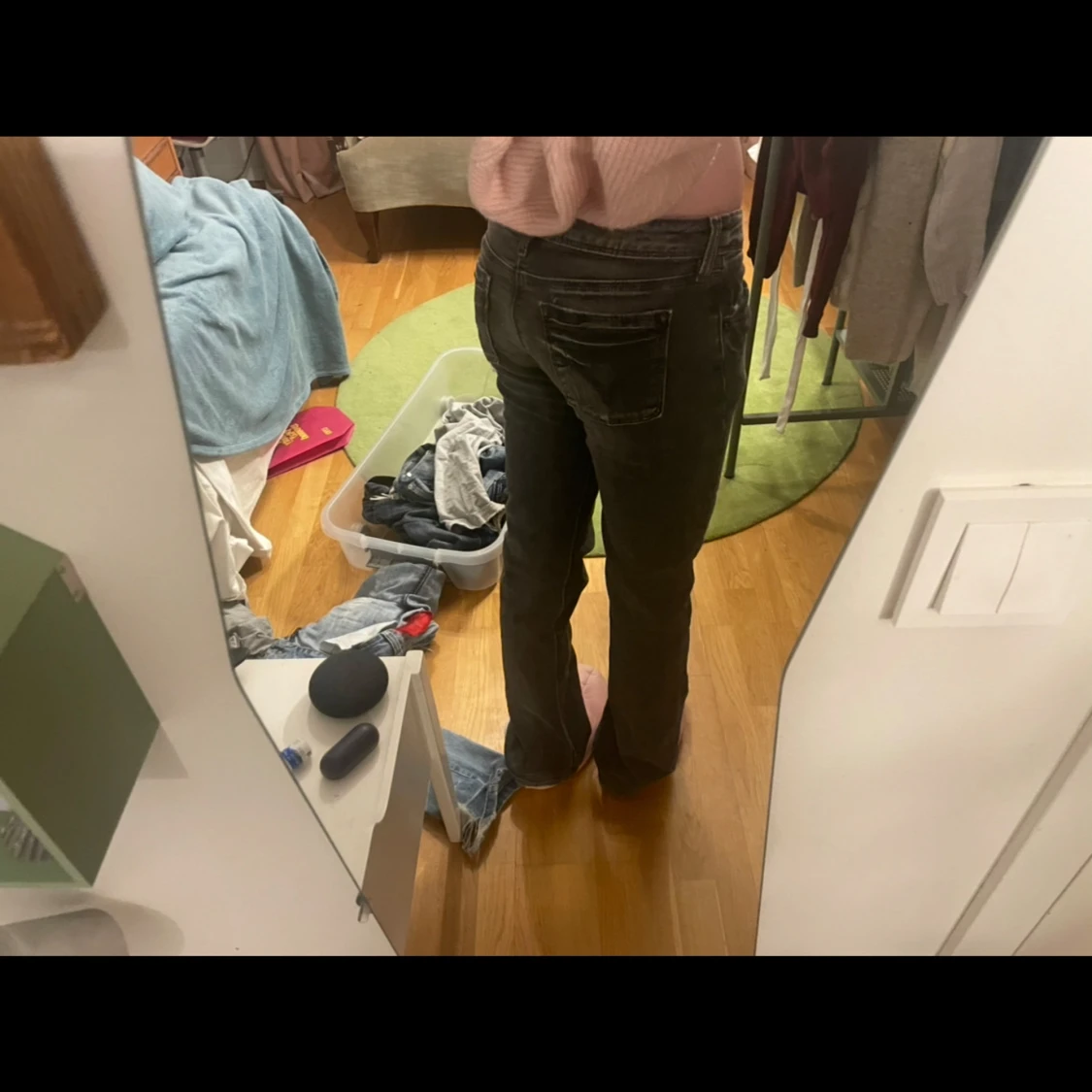 Svarta jeansbyxor - 1