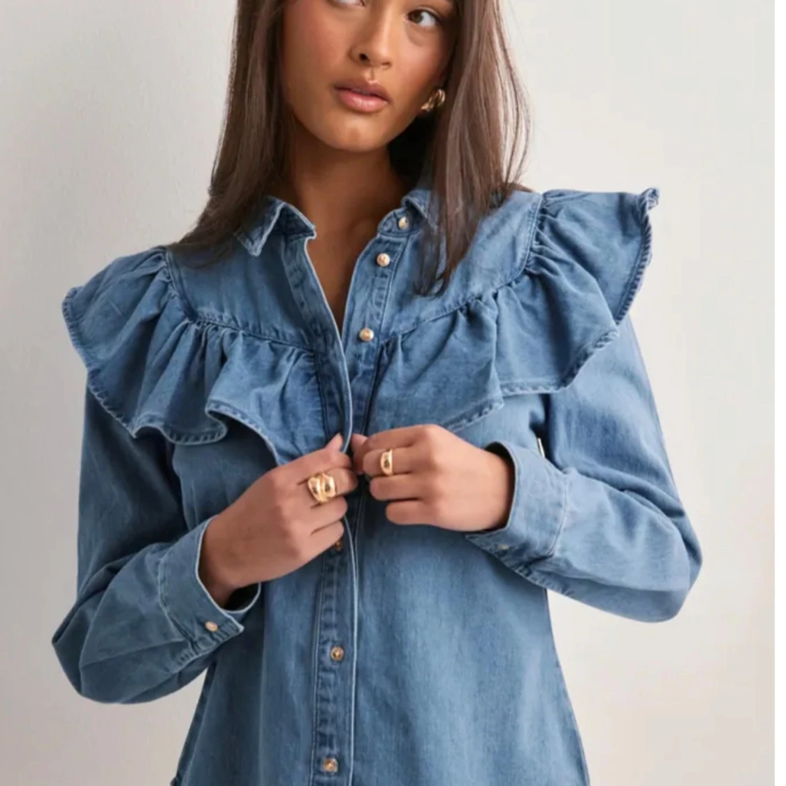 Blå jeansskjorta från ONLY - 3