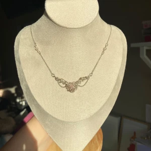 Silverhalsband med hjärtformad sten - - Nickelfri 