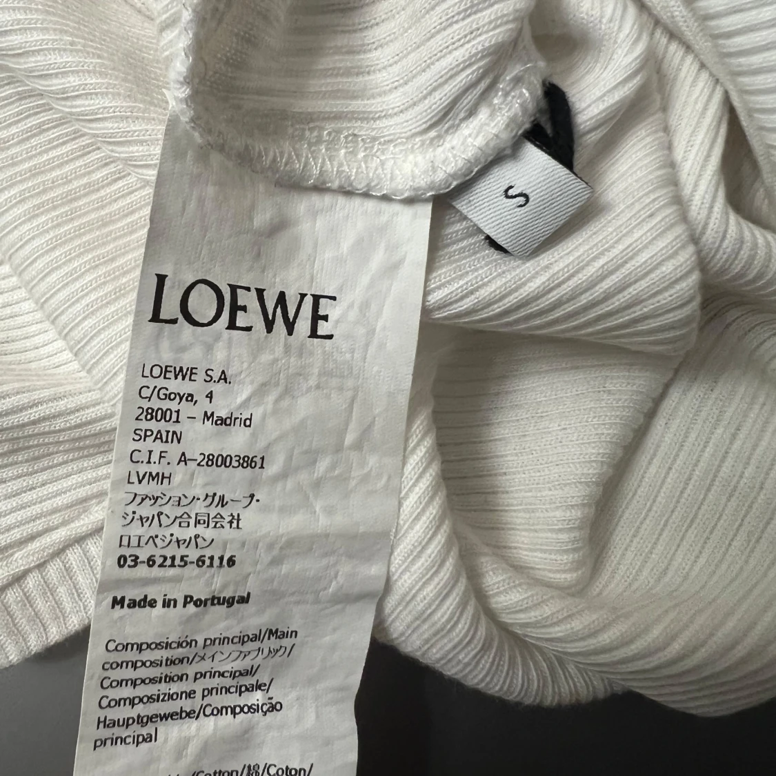 Vit ribbad linnetopp från Loewe - 2