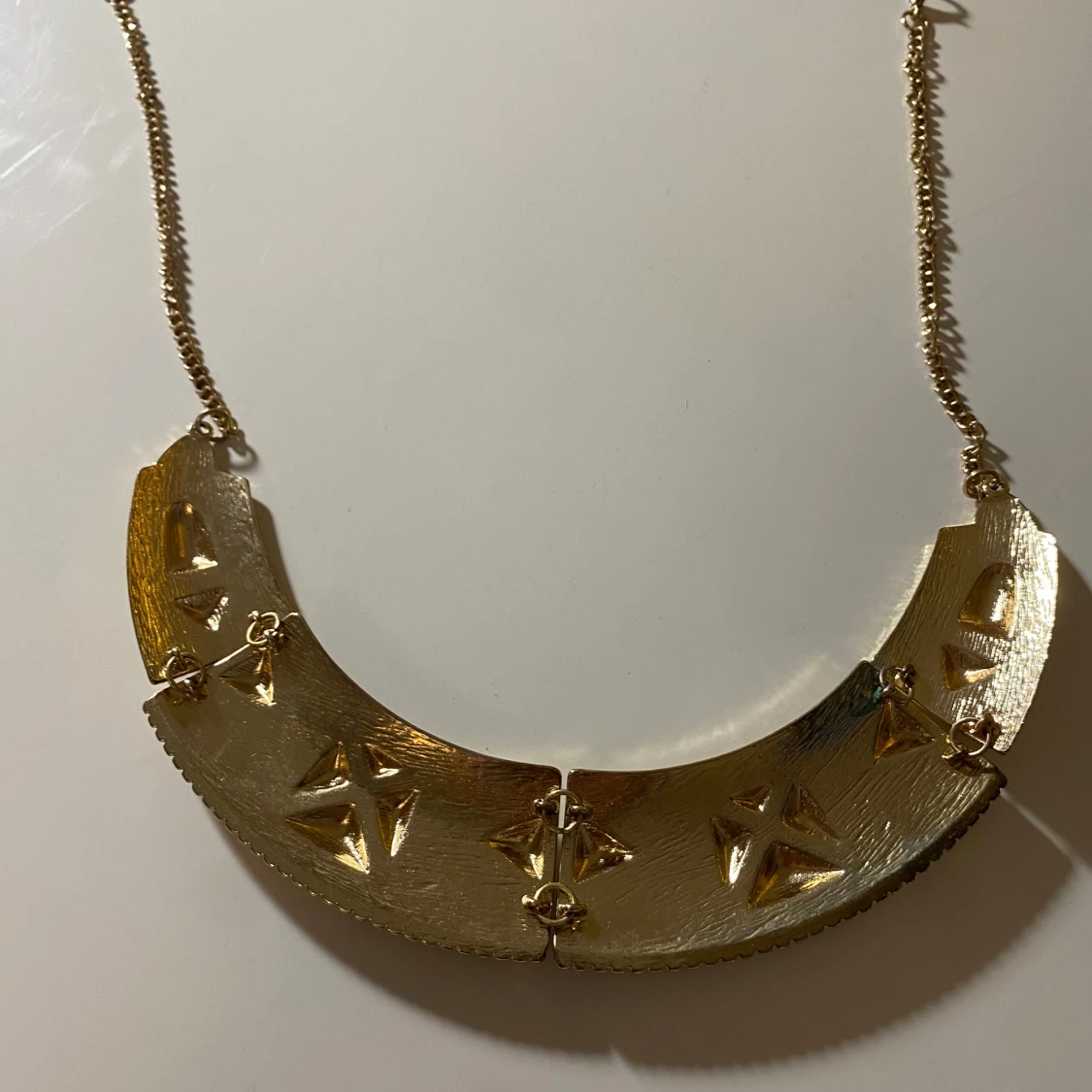 Guldigt halsband med stjärndetaljer - 2