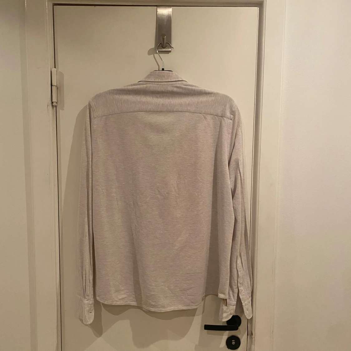 Beige skjorta från Massimo Dutti - 1
