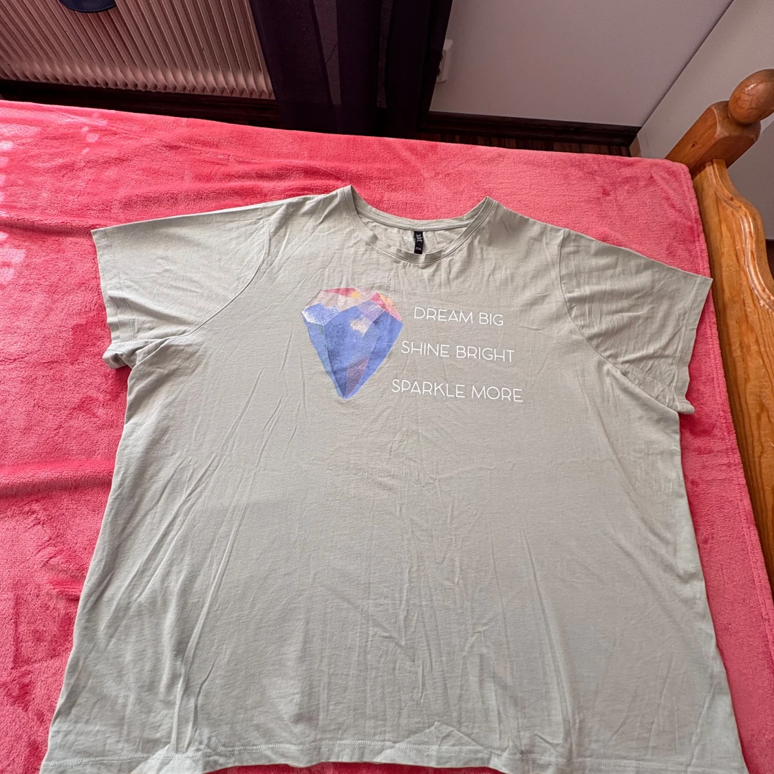 Grön t-shirt med tryck från H&M