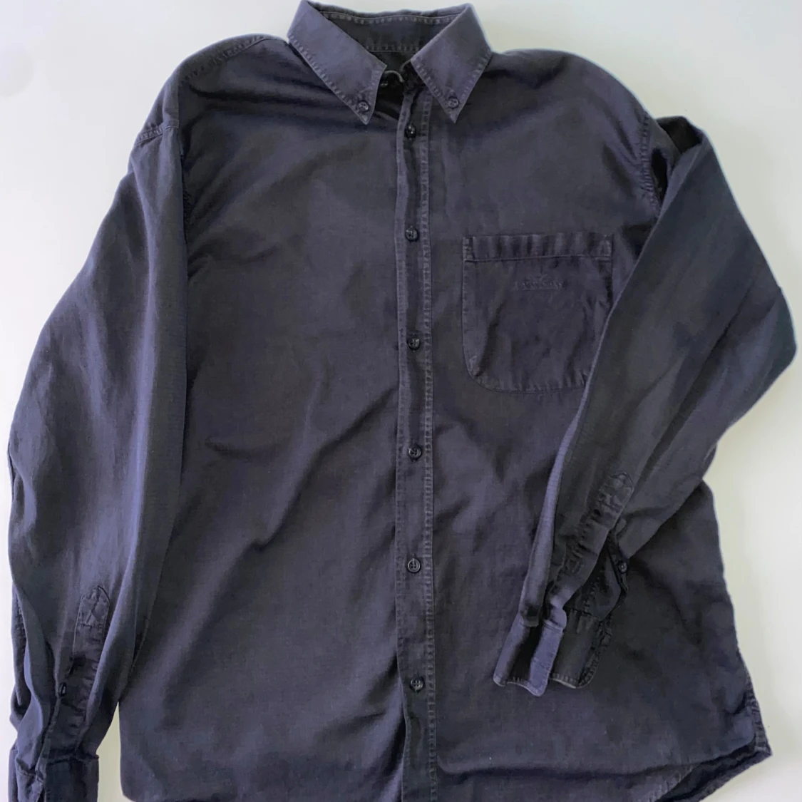 Morkgrå långärmad skjorta från Armani Jeans