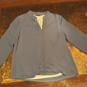 Blå blus - Fin ljusblå blus💕