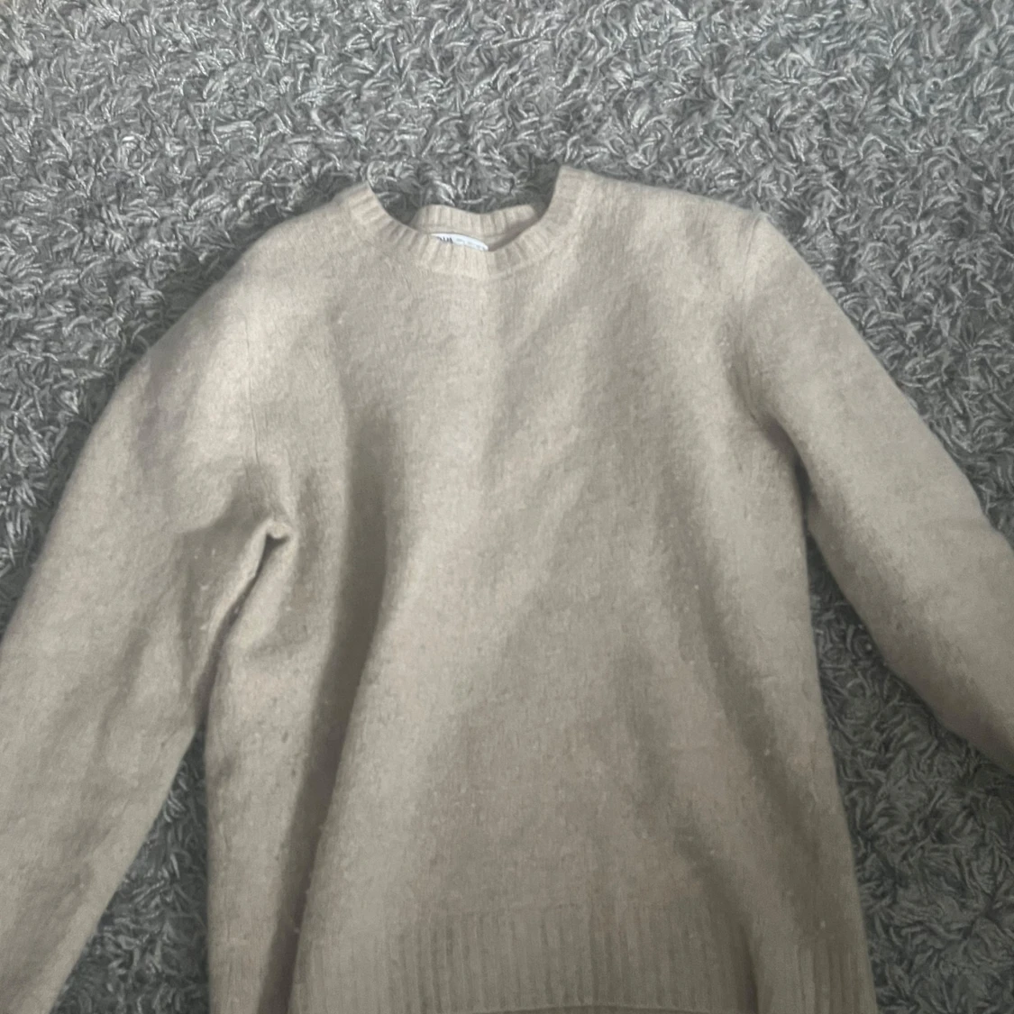 Beige stickad tröja från Zara