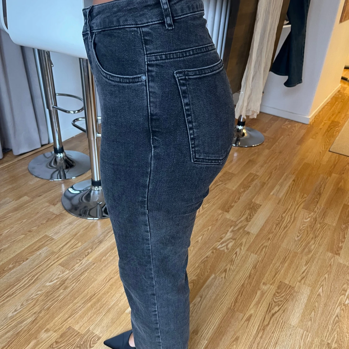 Svarta jeans med hög midja - 2