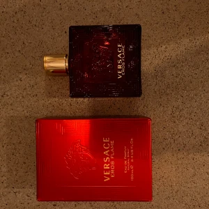 Versace Eros flame - Köpt på tax free,     Öppen för byten + prisförslag          100 ml 