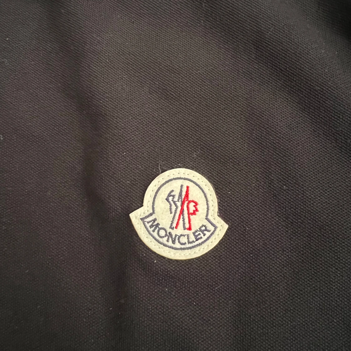 Svart pikétröja från Moncler - 4