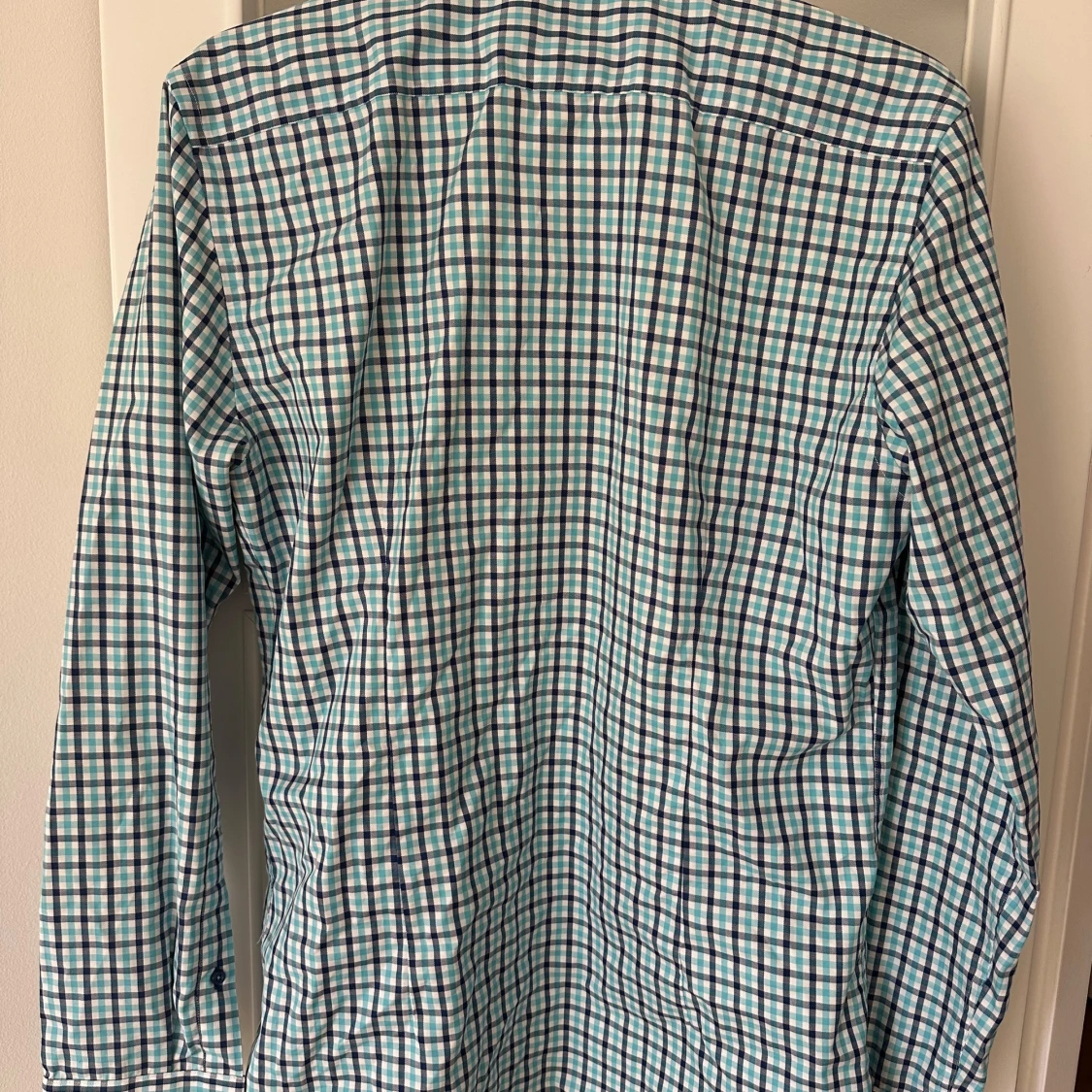 Rutig kostymskjorta från Riley - 1