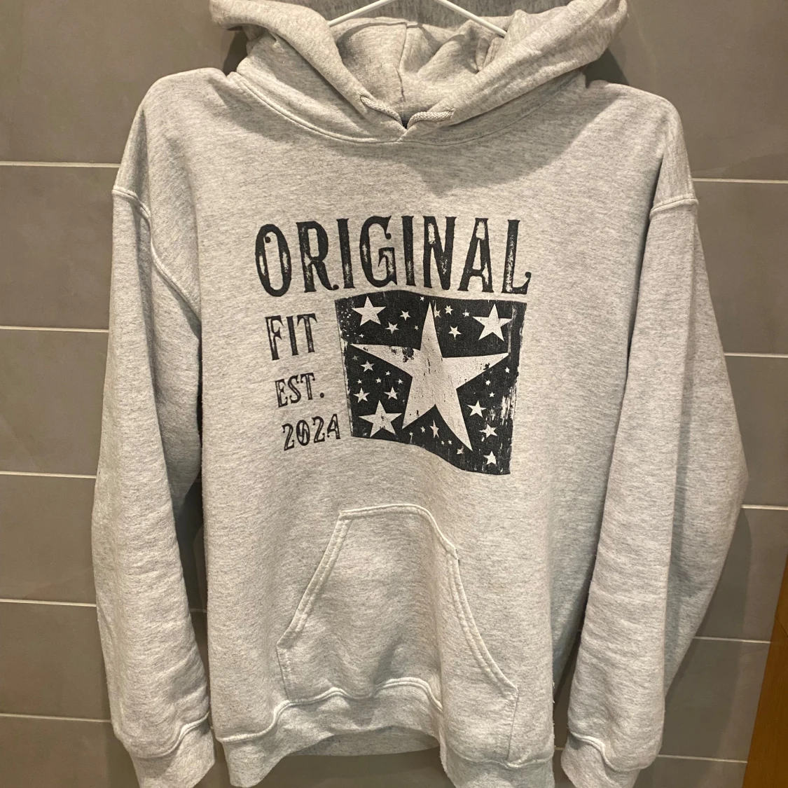 Grå SCNDI hoodie