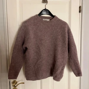 Rosa stickad tröja  - Mysig  rosa stickad tröja från Carin Wester 