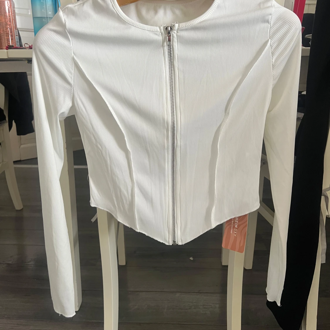 Vit långärmad topp med dragkedja - 1