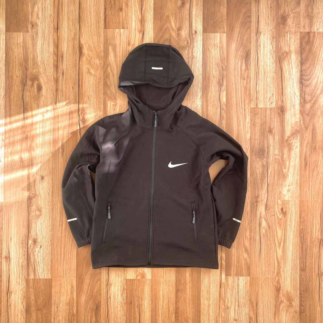 Svart vindjacka från Nike