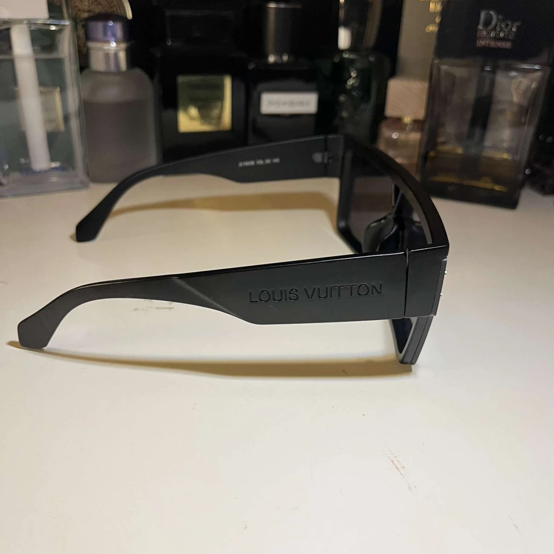 Svarta solglasögon från Louis V - 4