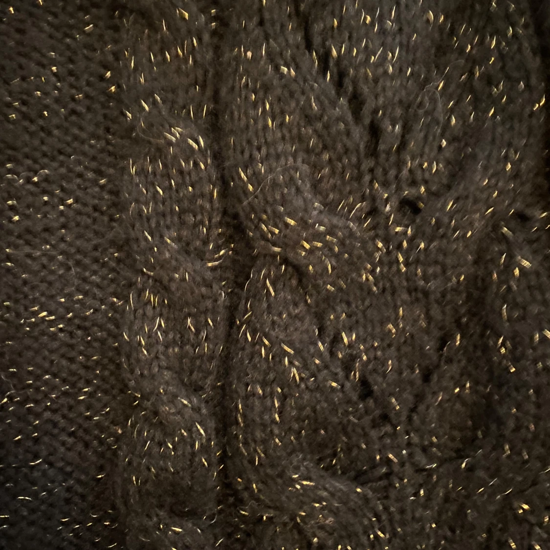 Svart stickad tröja - 1