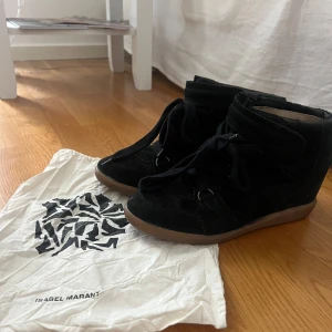 Isabel Marant skor❤️‍🔥✨🪩⭐️ - Såååå snygga och trendiga Isabell marant skor, perfekt till alla årstider❤️‍🔥❤️‍🔥