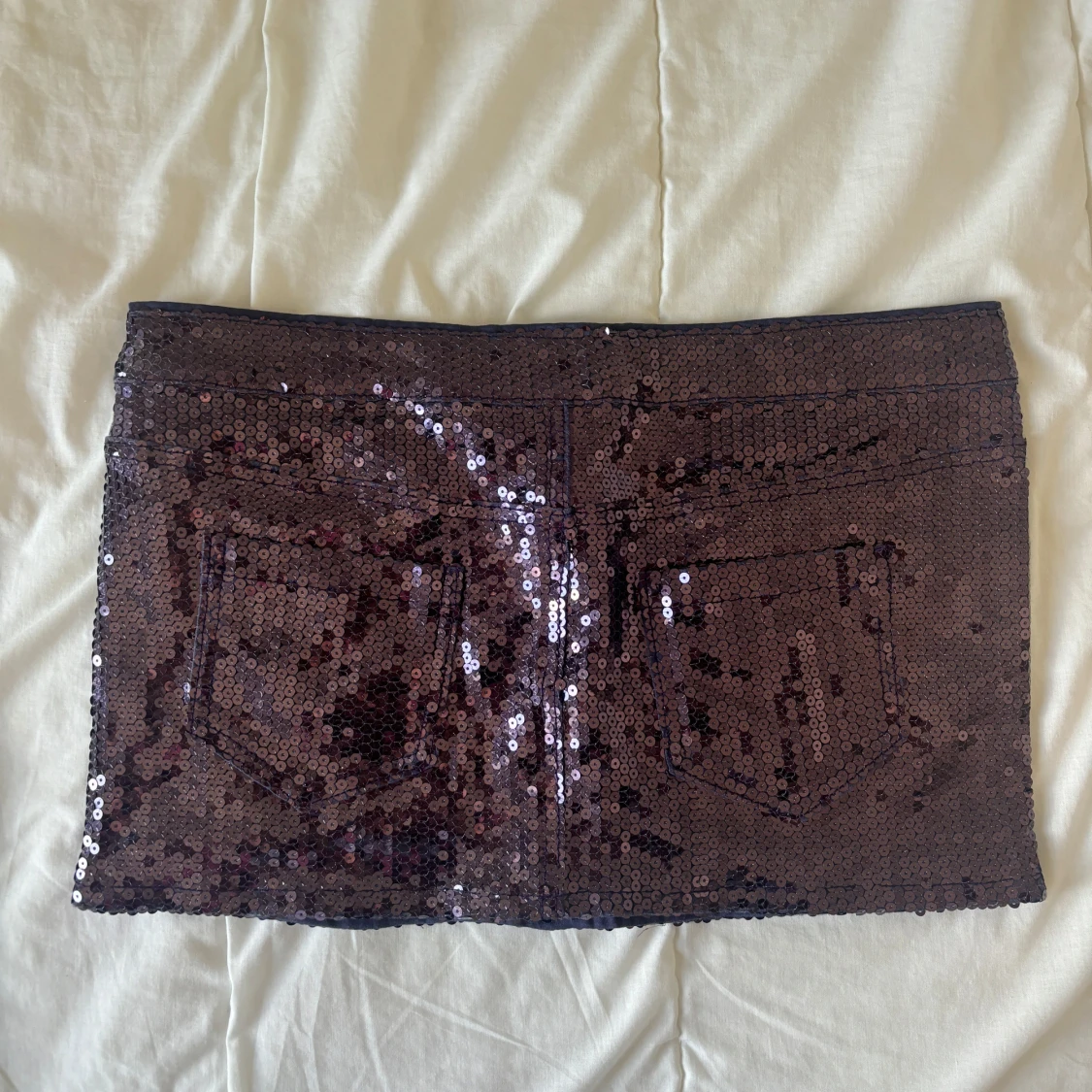 Lilla mini paljettkjol från ONLY S/M 🪩 - 1