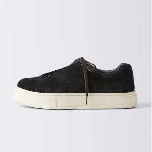  Eytys Doja - Svarta sneakers från Eytys. Kommer med originalkartong och extra snören. De är väl, men sparsamt använda.