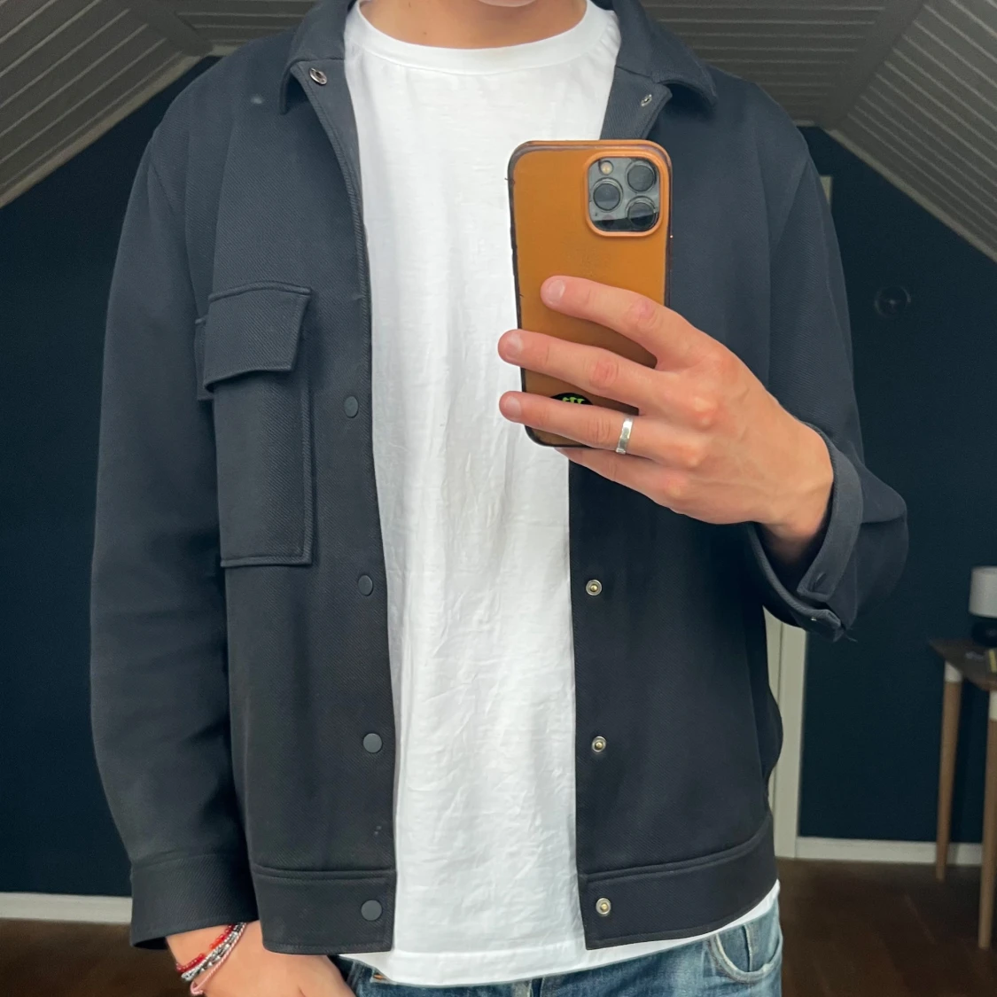 Mörkblå overshirt från COS