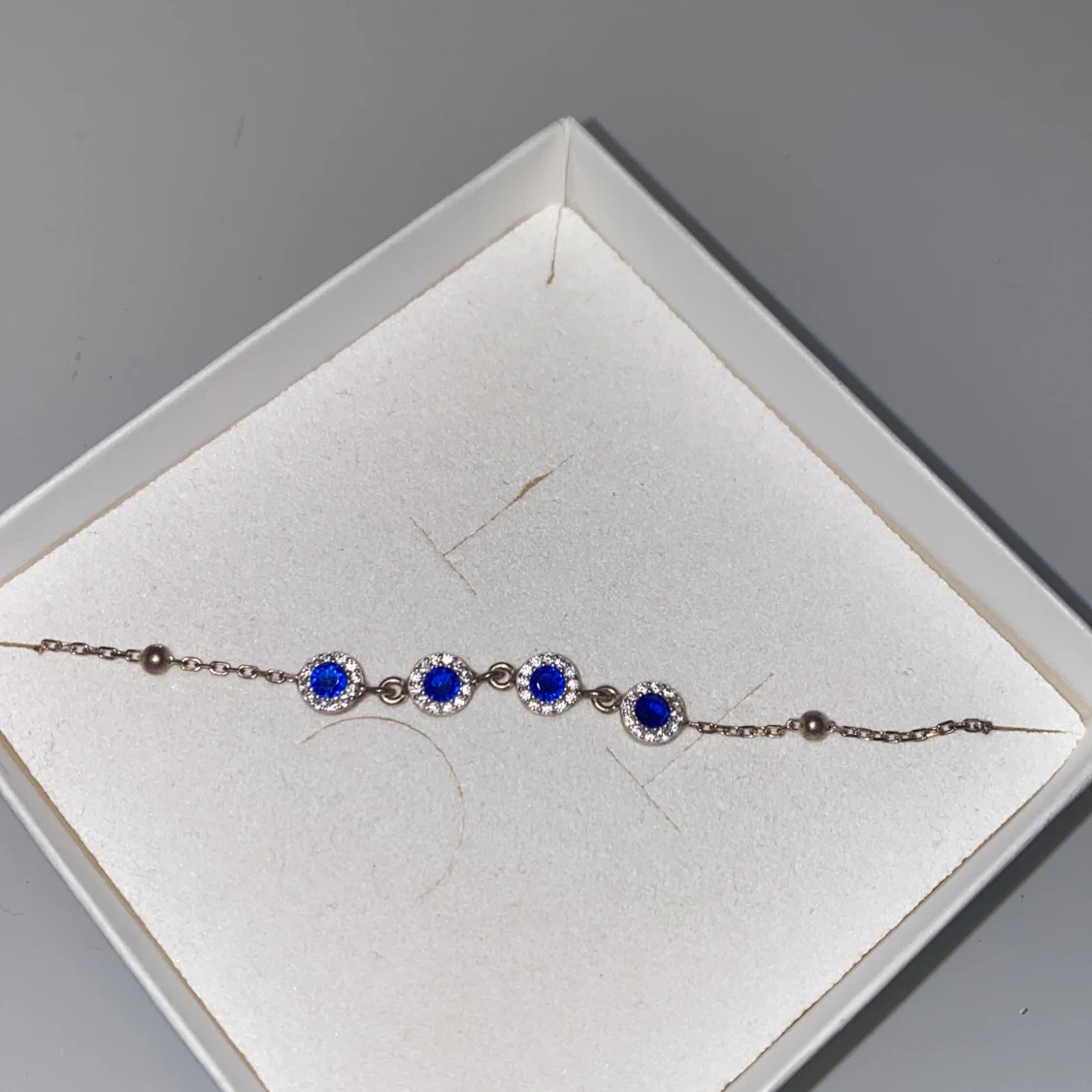 Armband med blå stenar från Caroline Svedbom - 2