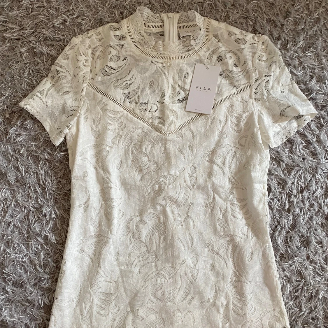 Vit spetsblus från VILA