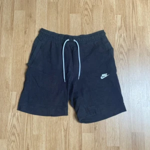 Nike Mjukis shorts  - Säljer dessa då de inte längre används.  Pris går att diskuteras.