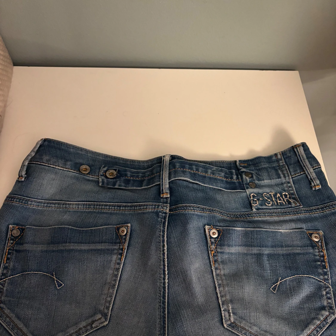 Lågmidjade jeansshorts - 1
