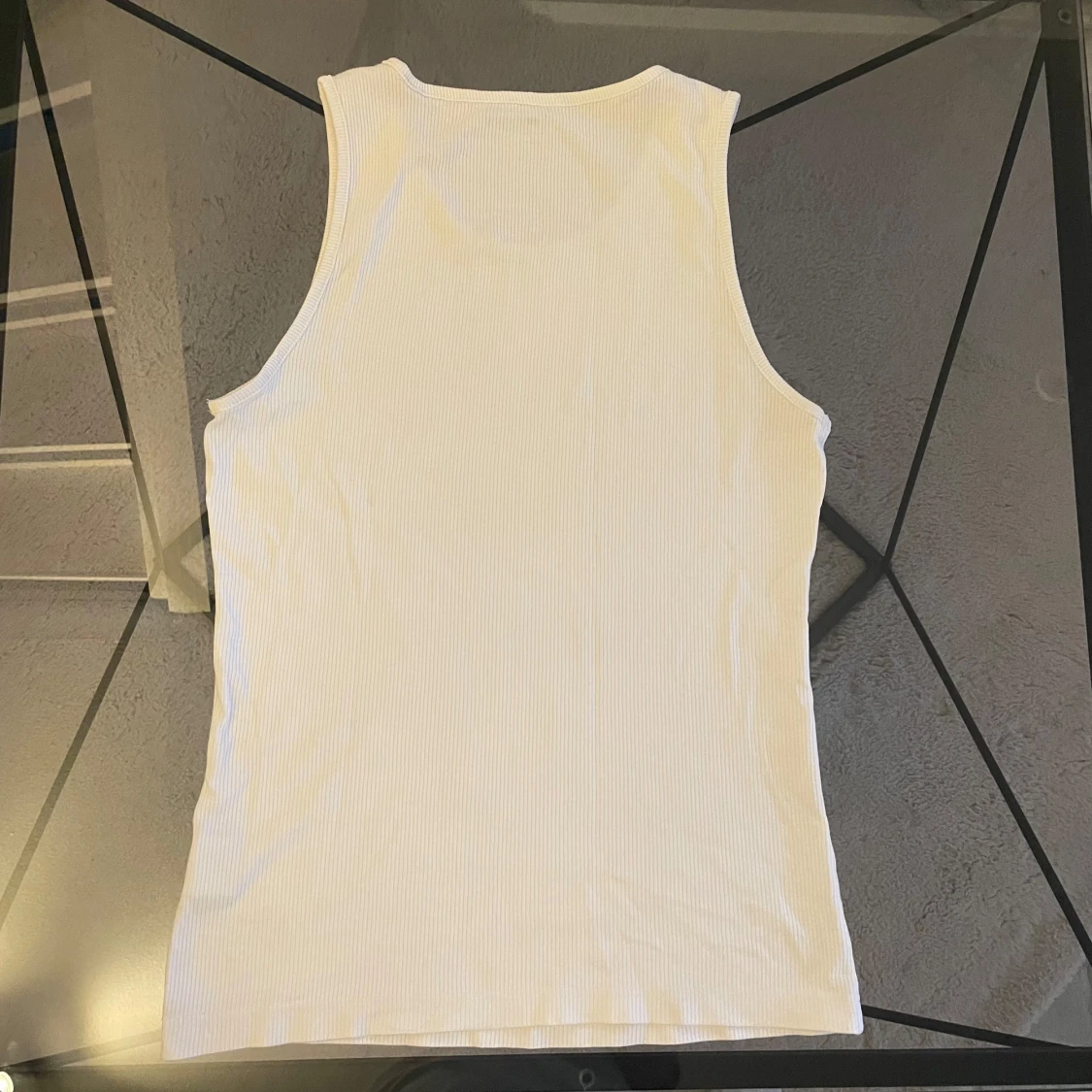 Vit ribbad linnetopp - 1