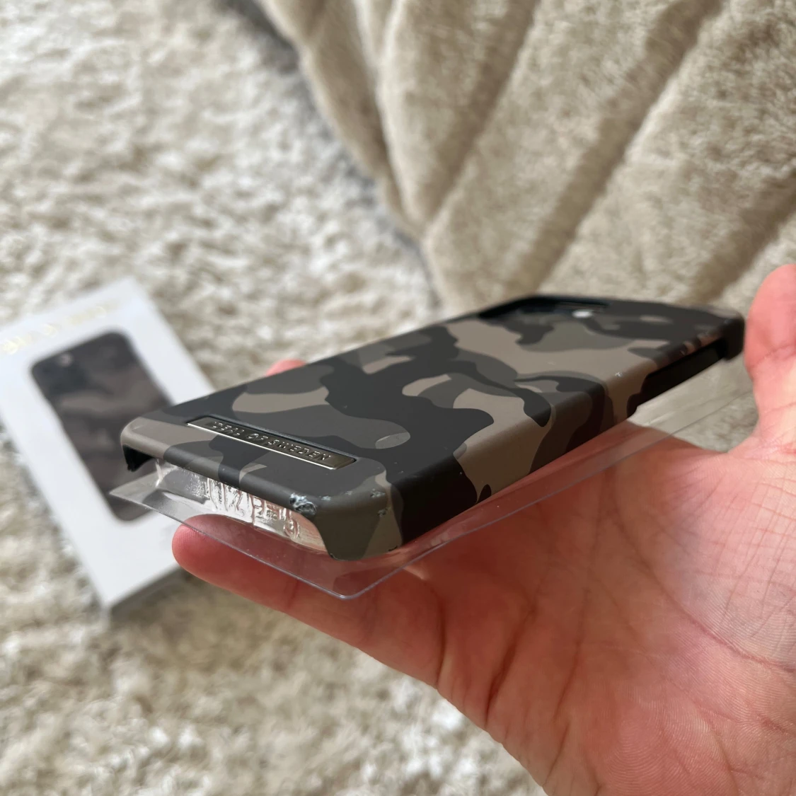  kamouflage skal från iDeal of Sweden - 1