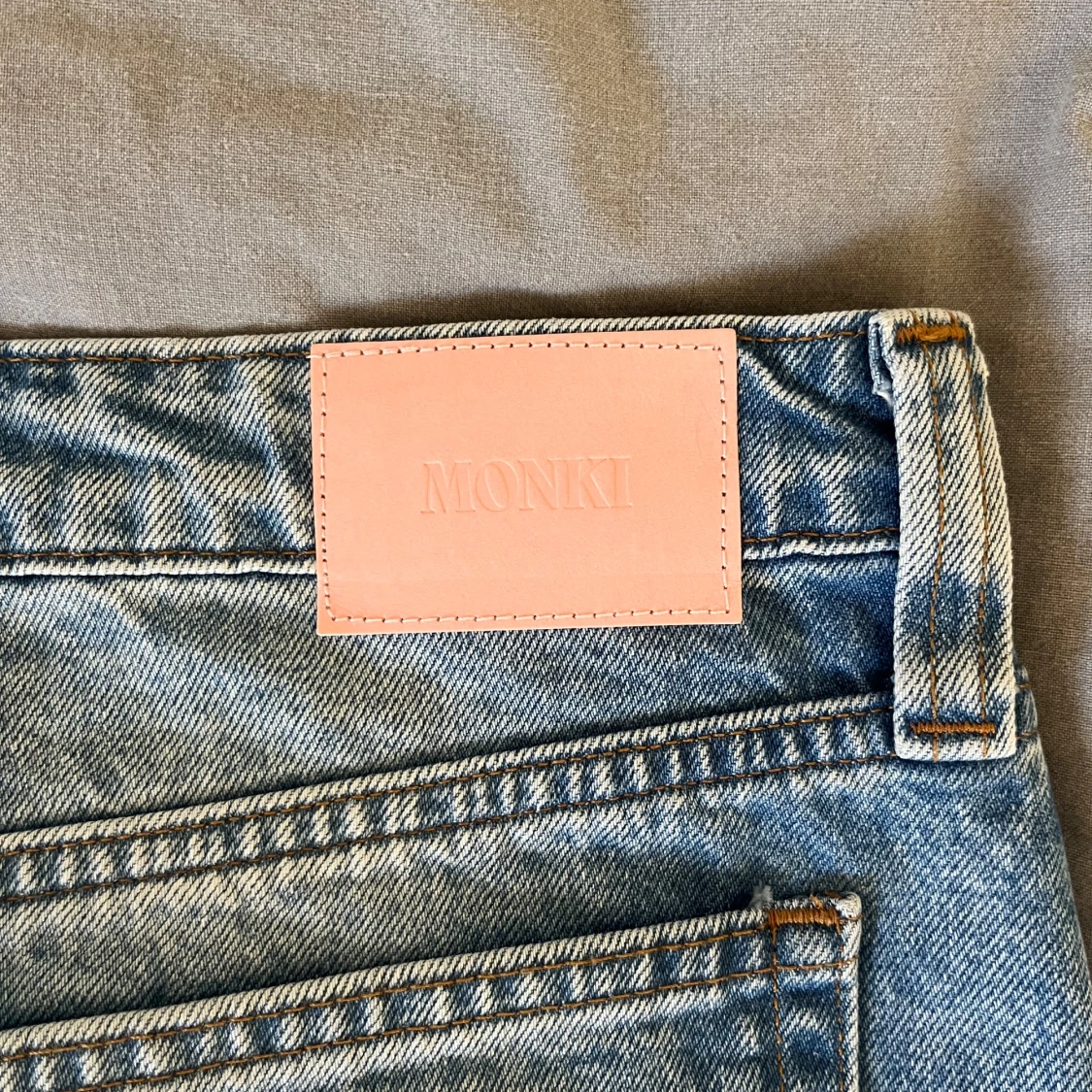 Blå jeanskjol från Monki - 3