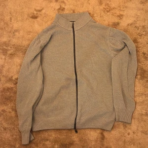 Hel zip från Sand Copenhagen - Skön stickad hel zip tröja från Sand. strl S, Inga defekter alls, För fler frågor skriv i pm🤩🍾