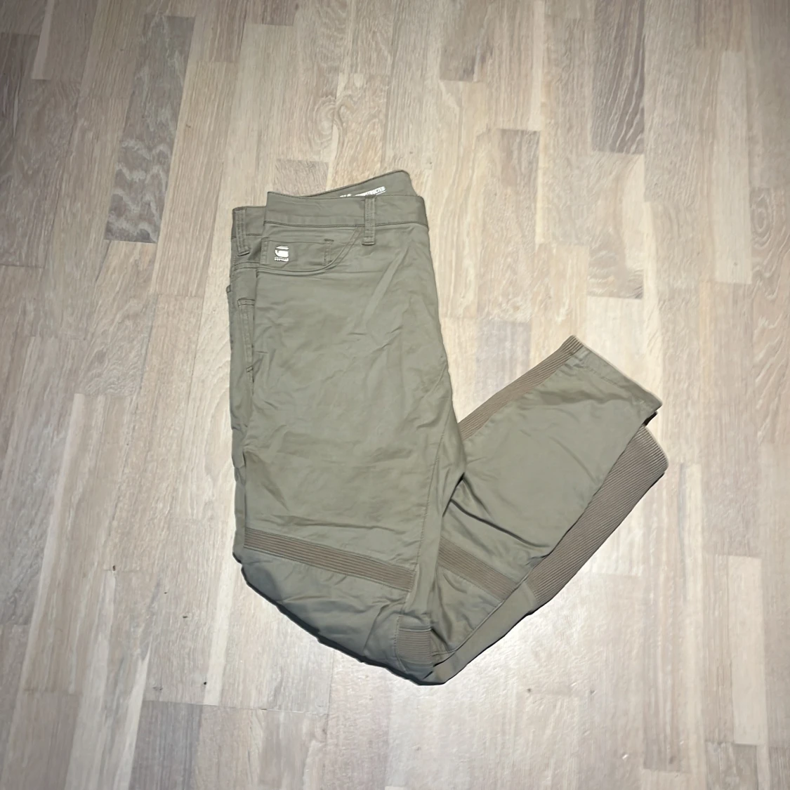 Beige byxor från G-Star RAW Motac Deconstructed - 2