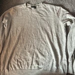 Pullover tröja  - Skit snygg pullover från STOCKH LM! Är i bra skick inga riktiga defekter dunder bra pris!