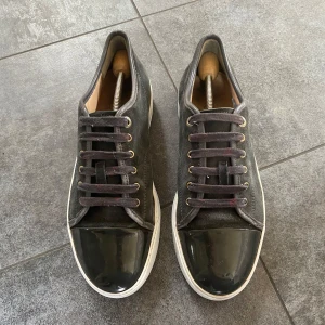 Lanvin sneakers - Skick: 7,5 /10 | storlek: uk 8, passar runt 42-44 |  priset är ej helt hugget i sten | kontakta oss gärna för frågor🙌