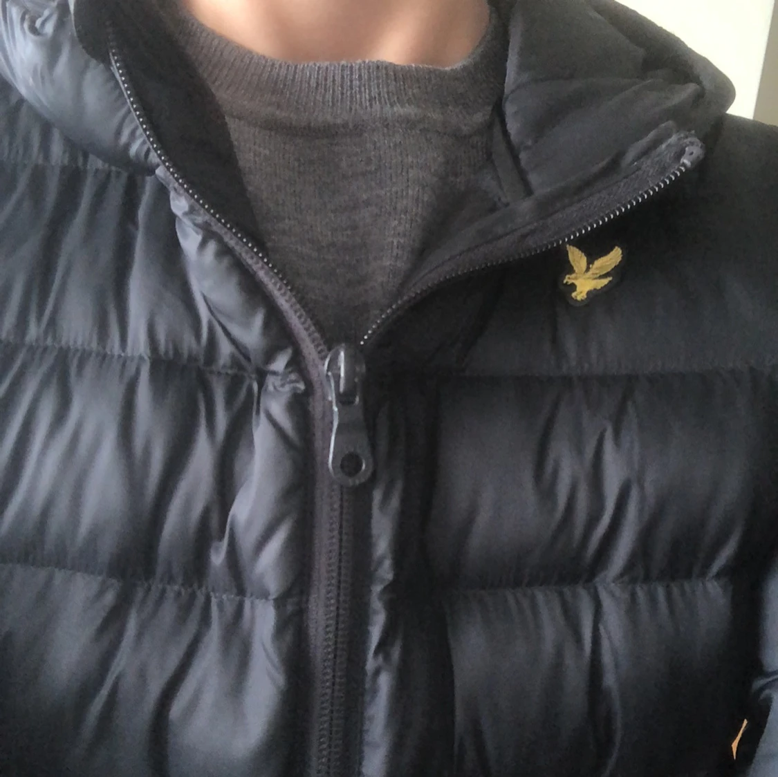 Svart pufferjacka från Lyle & Scott - 4