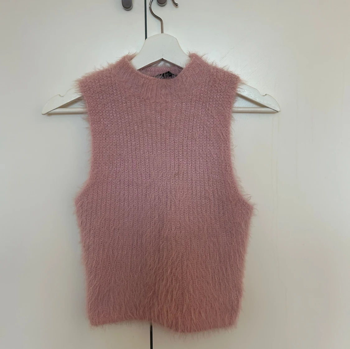 Ljusrosa stickad väst från Zara