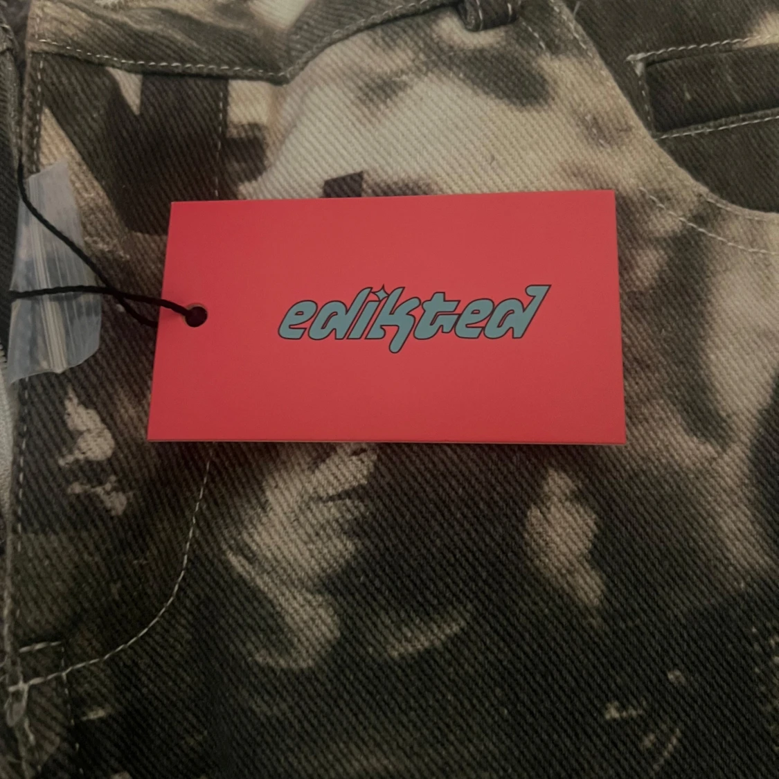 Svart och beige jeanskjol från Edikted - 1