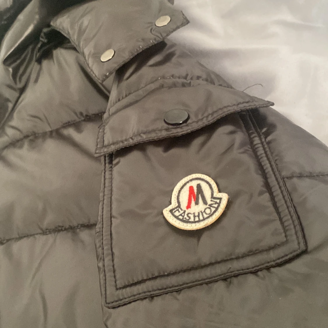 Svart pufferjacka  - 1