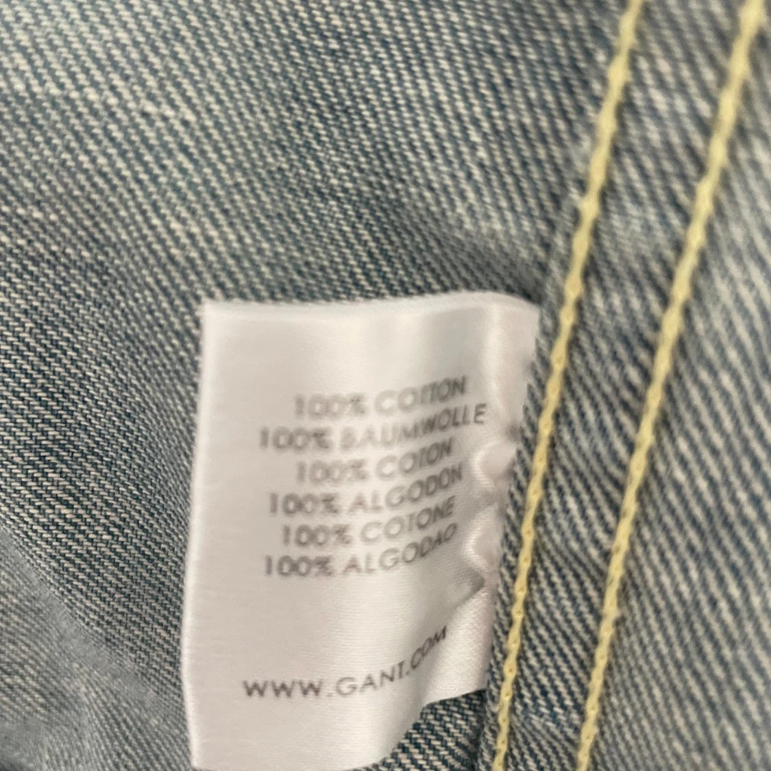 Ljusblå jeansjacka från Gant - 2