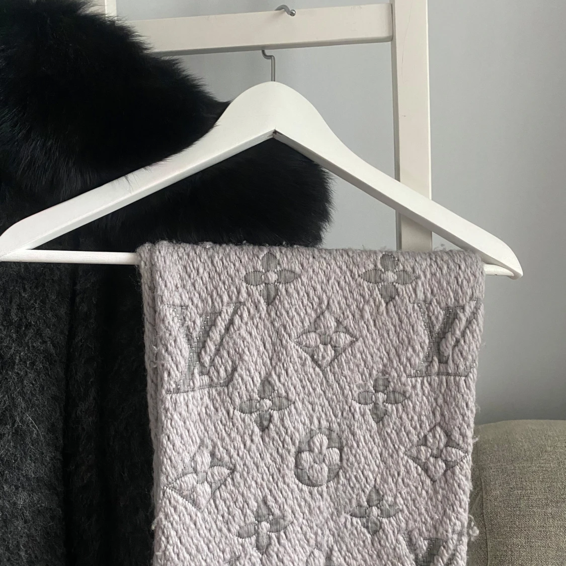 Grå Louis Vuitton halsduk i ull och silke - 1