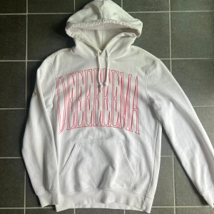 2kdeema hoodie - Märket finns ej kvar så passa på! Nypris runt 1k