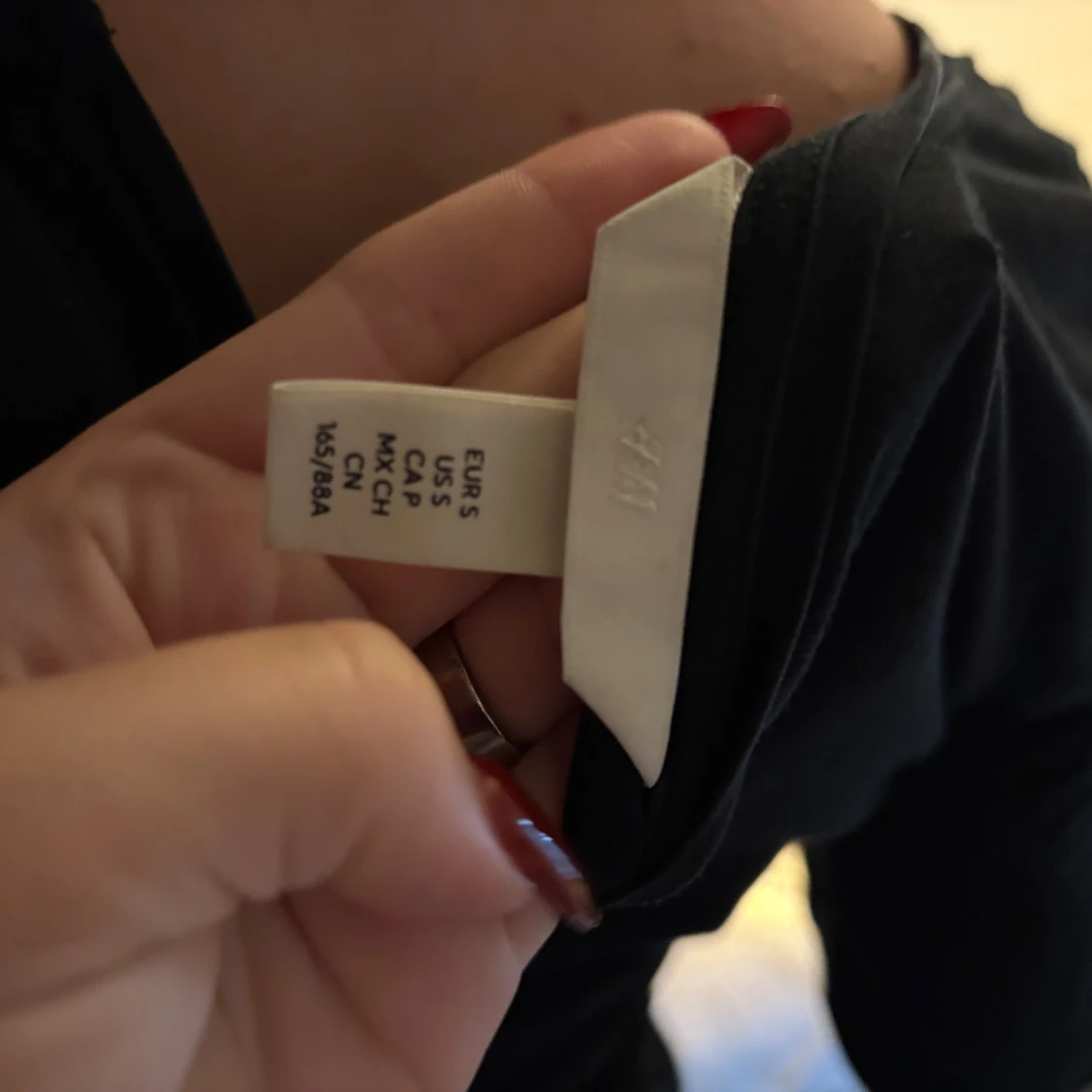 Svart långärmad tröja från H&M - 2