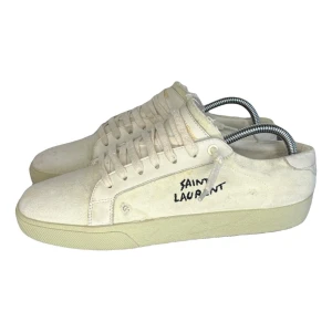 Saint Laurent Court Classic  - Saint Laurent skor i storlek 43.skriv för bevis på skornas äkthet ✅