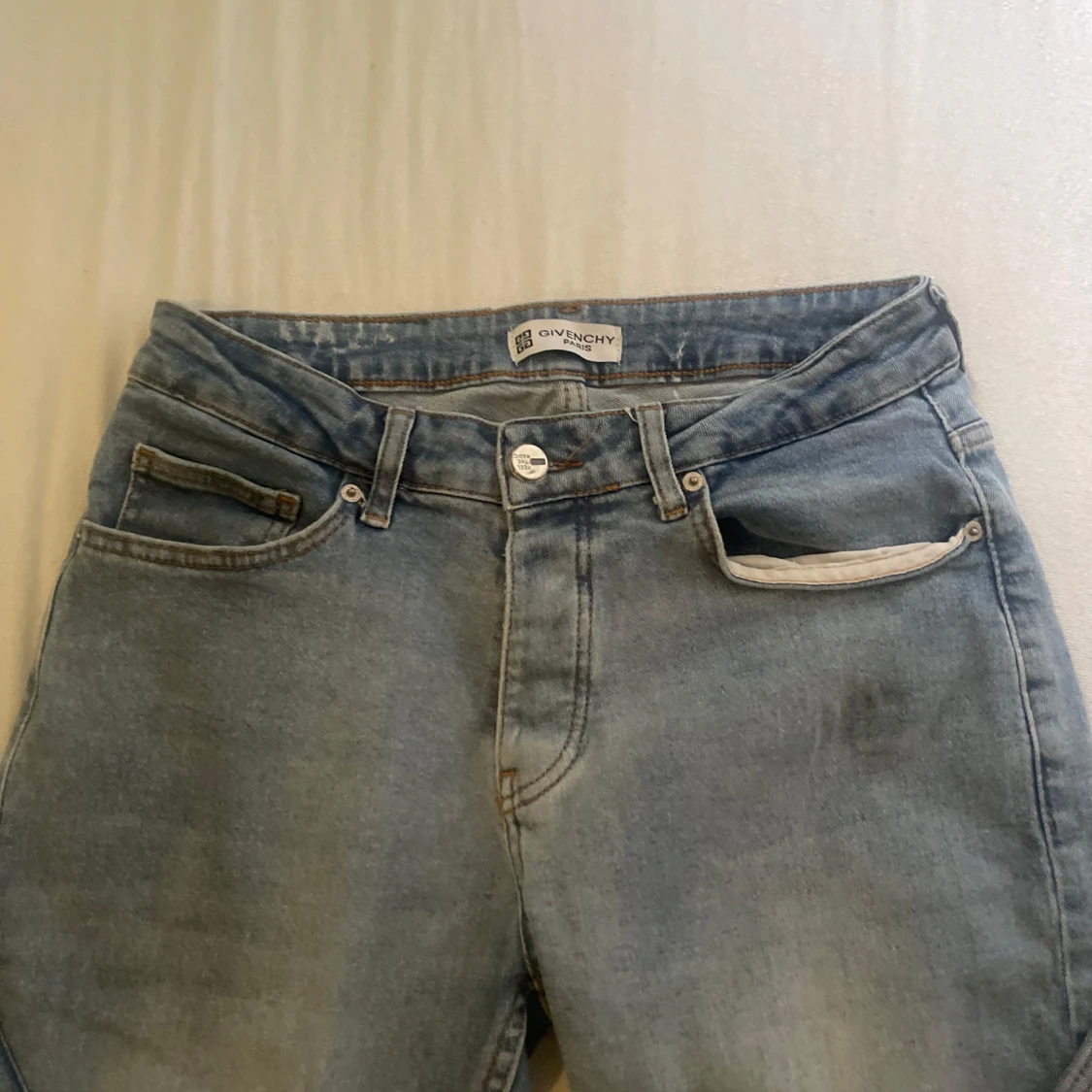 Ljusblå jeans från Givenchy - 1