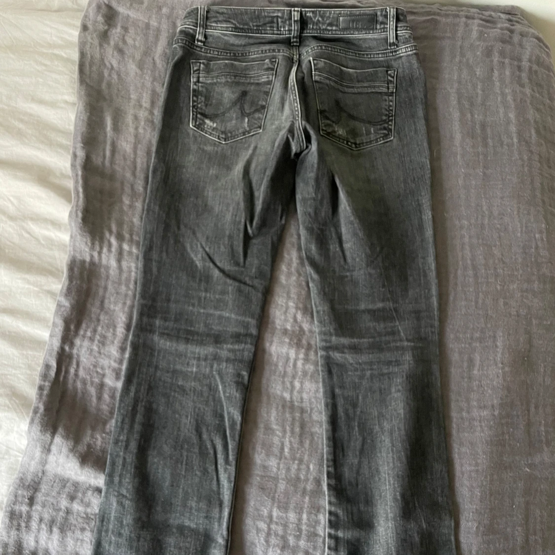 Grå lågmidjade jeans  - 2