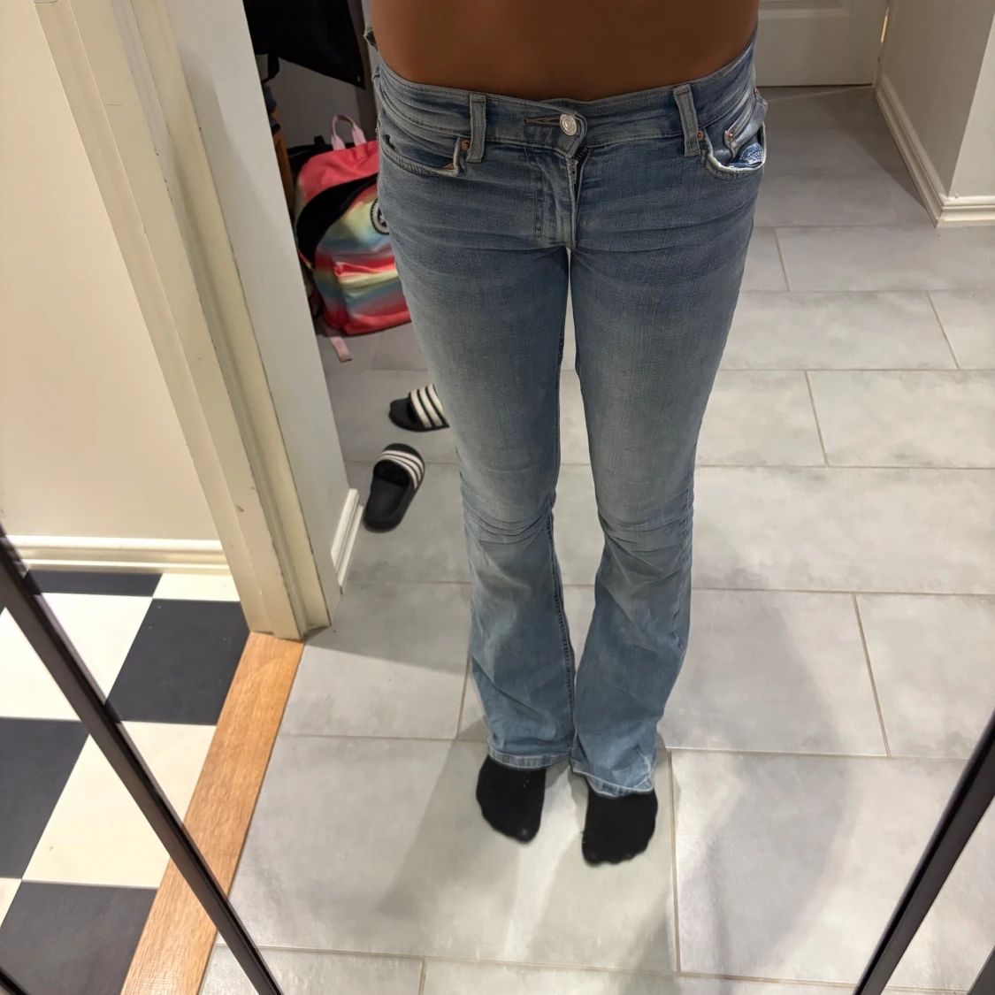 Ljusblå bootcut jeans